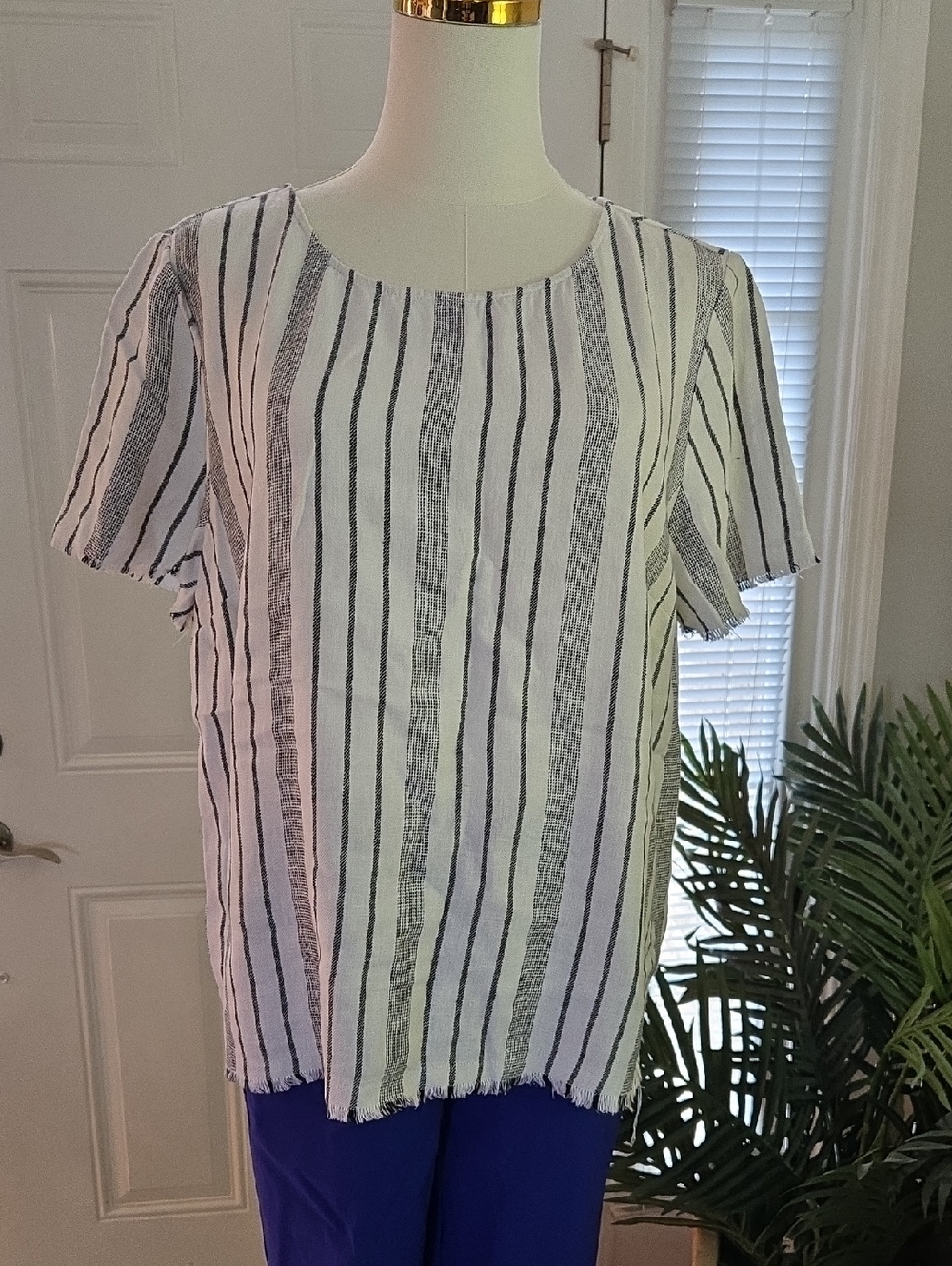 Vince Camuto White Short Sleeve Striped Blouse